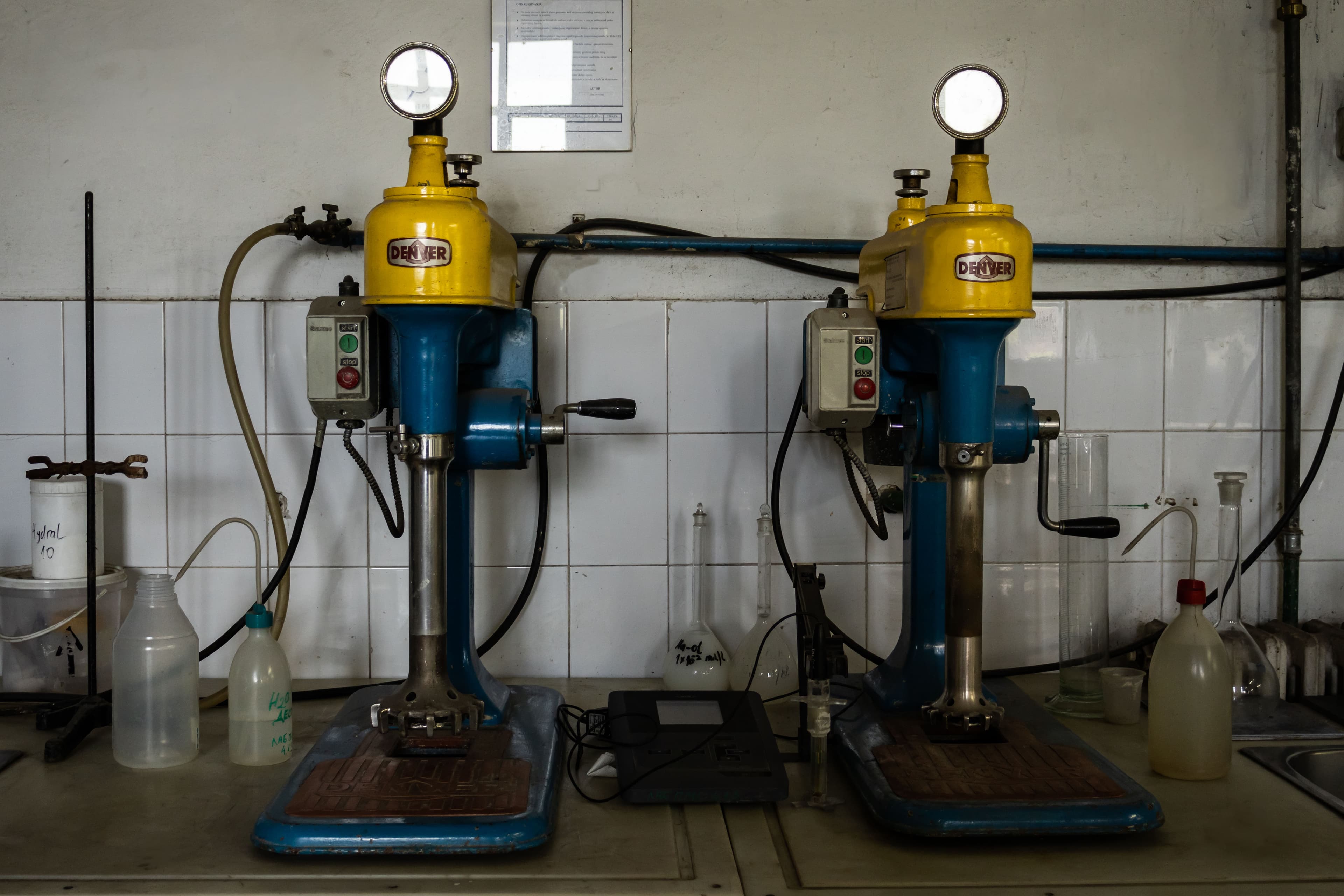 Laboratorija za mineraloška ispitivanja – fotografija 1